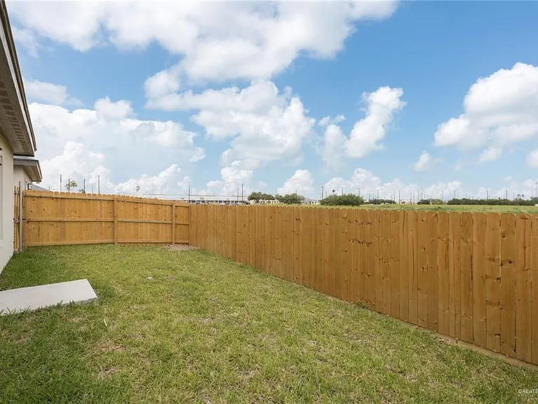 1902 W Violet Dr #4 — Photo 15
