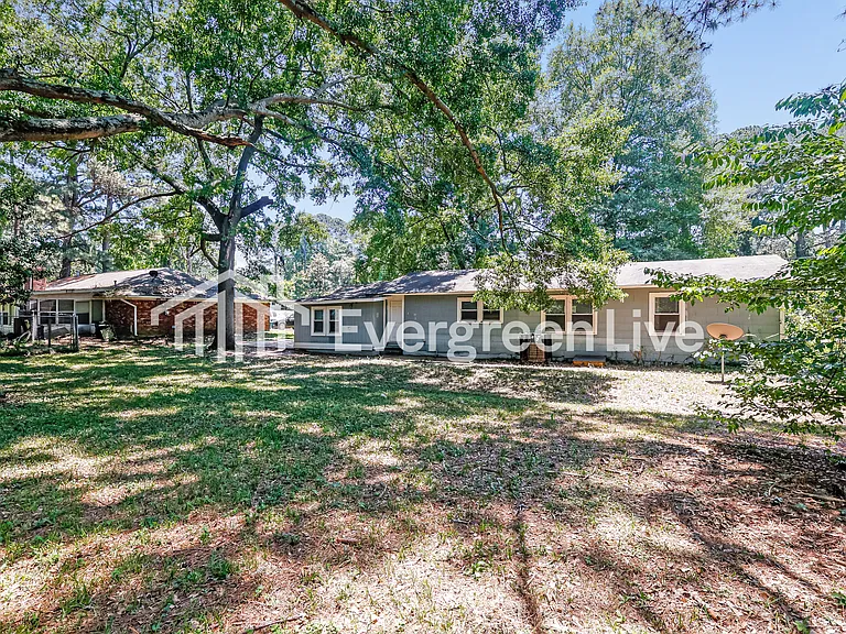 1138 Adkins Blvd — Photo 15