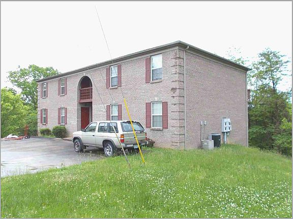 2nd image of 170 Ruby Ln #D