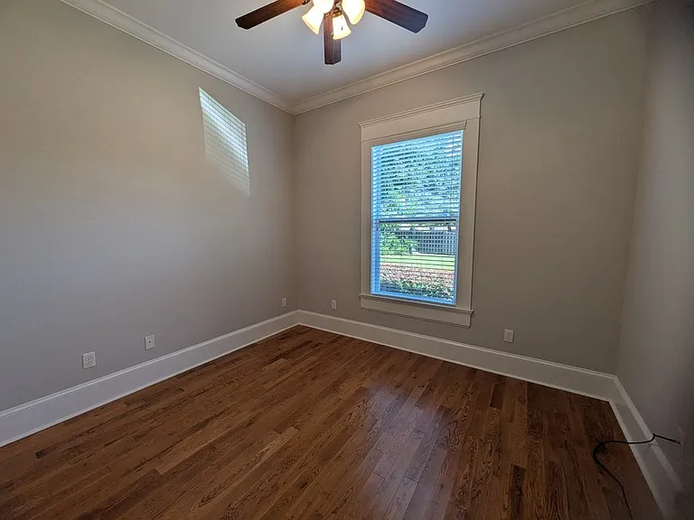 124 Pepperdine Ct — Photo 8