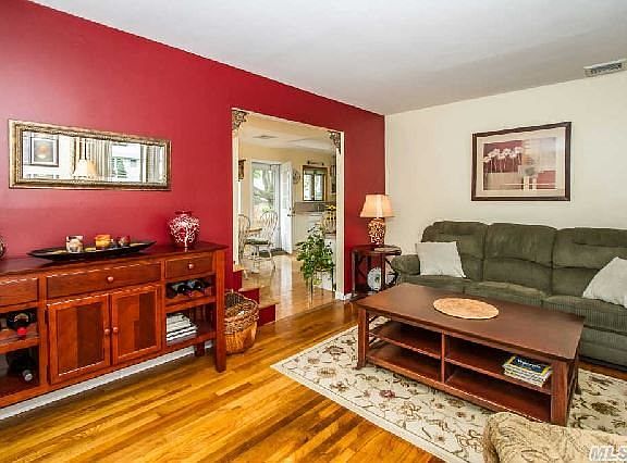 5th image of 50 32nd St