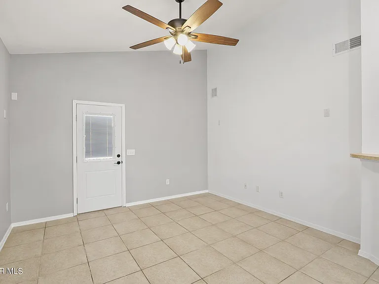 3269 Maple Point Dr — Photo 20