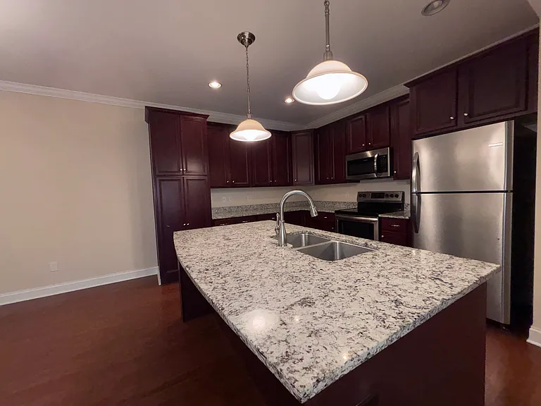 616 Lois Ln #616 — Photo 8