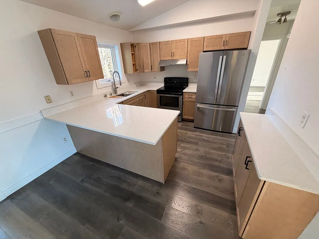4 bed, 2.0 bath, 1898 sqft, $3,500 — Photo 4