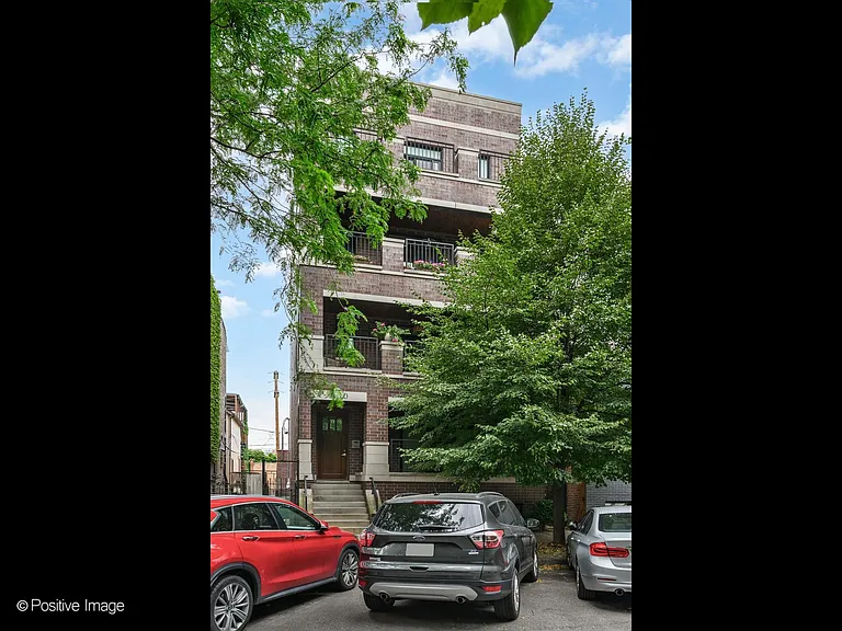 450 N Sangamon St #2 — Photo 2