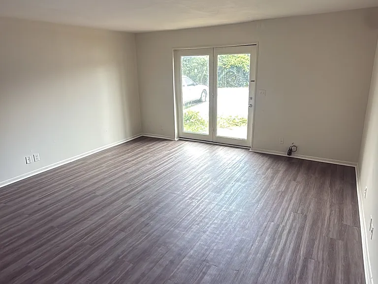 1083 Harold Dr #1 — Photo 3