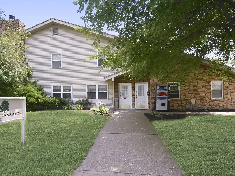 Westwood Apartments — Photo 23
