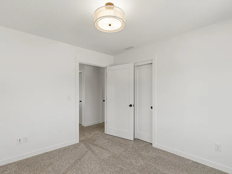 5007 NE 71st St — Photo 43