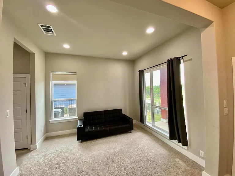 1550 Harwell Loop — Photo 10