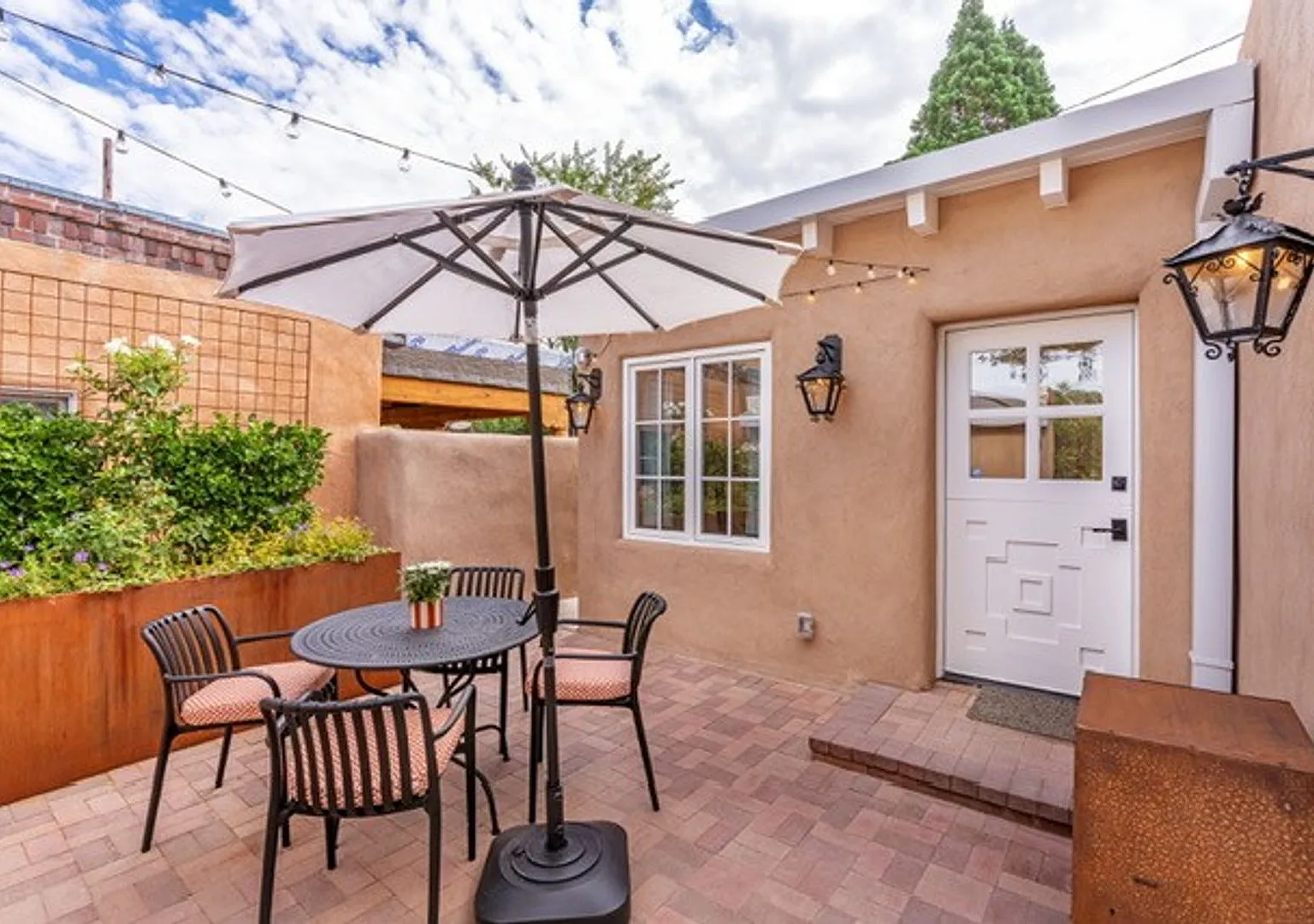 435 Calle La Paz Furnished Historic Eastside Home Utilities Included — Photo 2