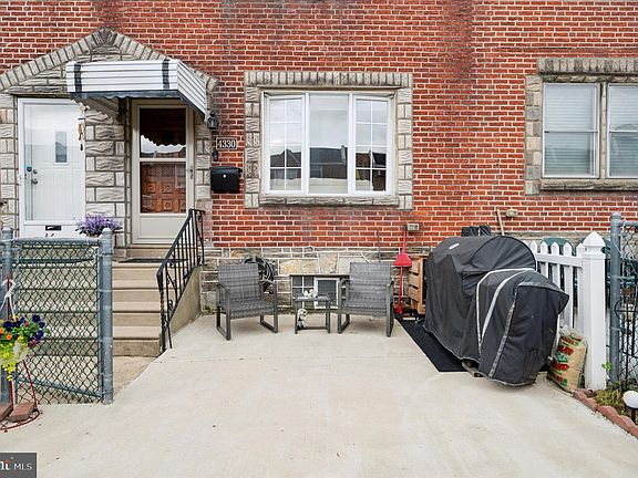 2nd image of 4330 Oakmont St