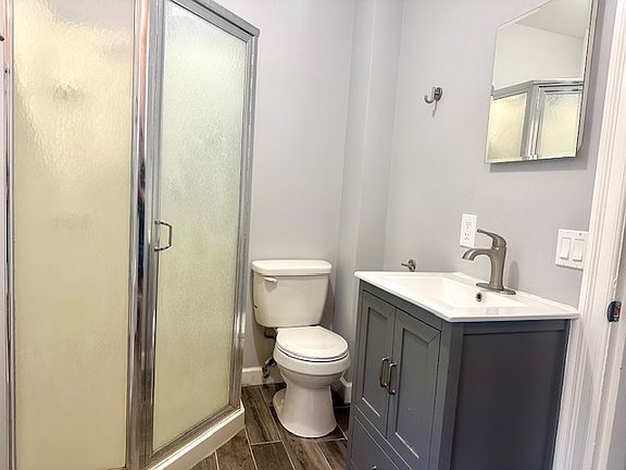 5th image of 147 E Center St