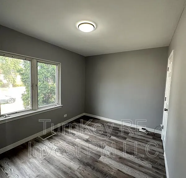 18108 Oakwood Ave — Photo 8