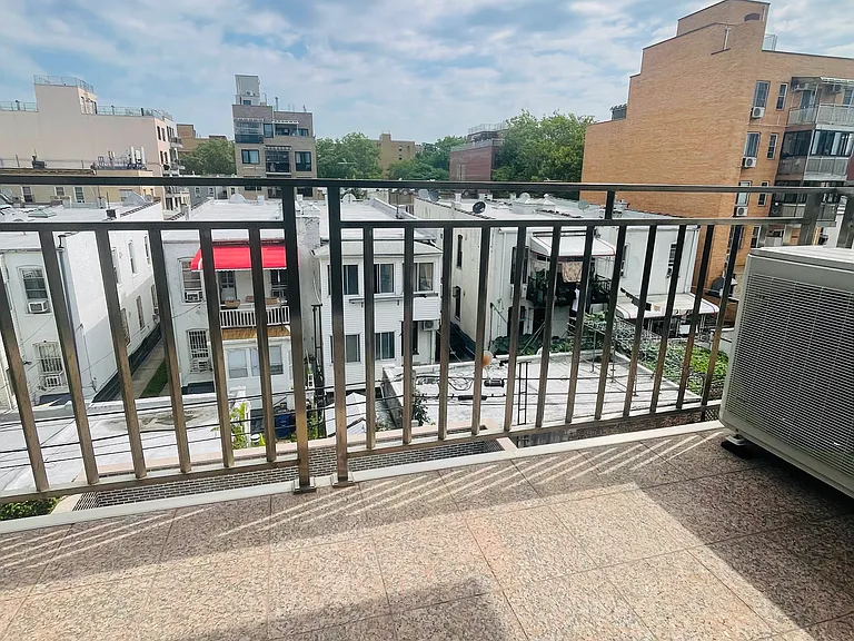 56th St — Photo 9