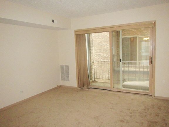 3rd image of 5401 N Milwaukee Ave #2A