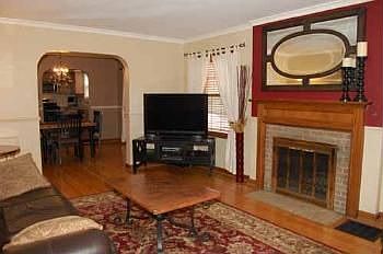 3rd image of 217 W Schreyer Pl