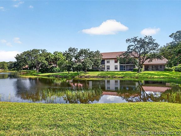 3rd image of 3470 SE Martinique Trce APT 103