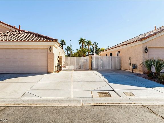 3rd image of 5909 Spinnaker Reach Ave