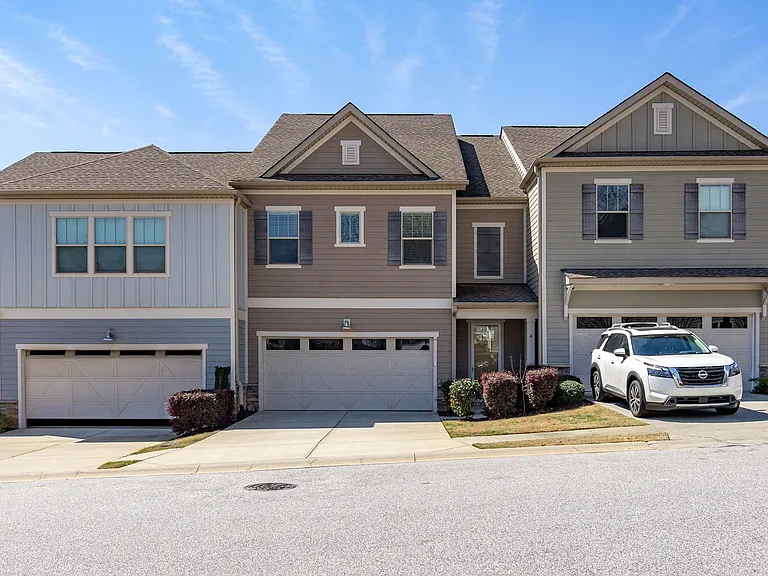 4 Tatum Ln — Photo 2