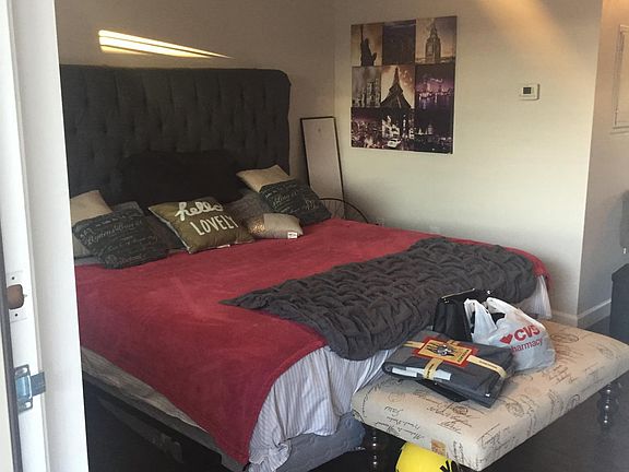 King-size bed in nook area