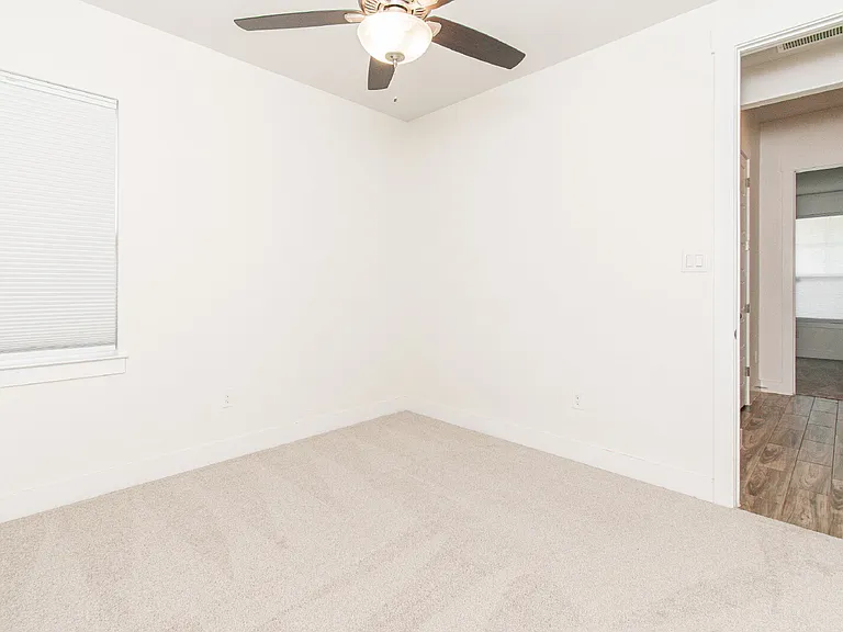 308 Saturnia Dr — Photo 13