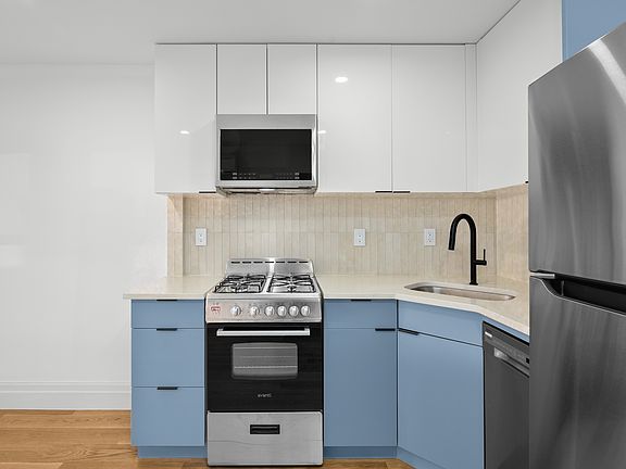 4th image of 758 Halsey St #1
