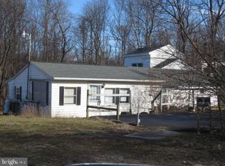 1950 Old Trail Rd, Etters, PA 17319