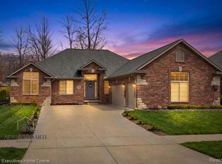 50486 Torrey Pines Dr, Macomb, MI 48042