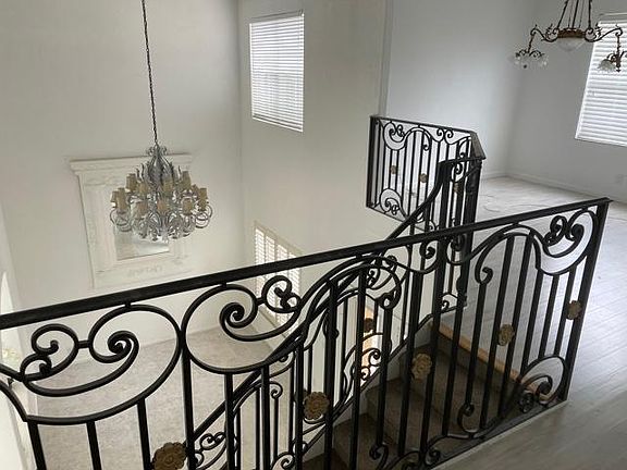 5th image of 4912 Victoria Cir