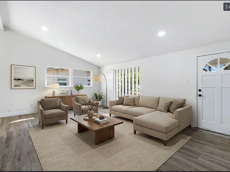 912 Warfield Way — Photo 4