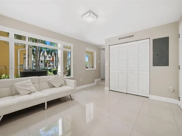 2729 NE 184th Ln #2729, North Miami Beach, FL 33160