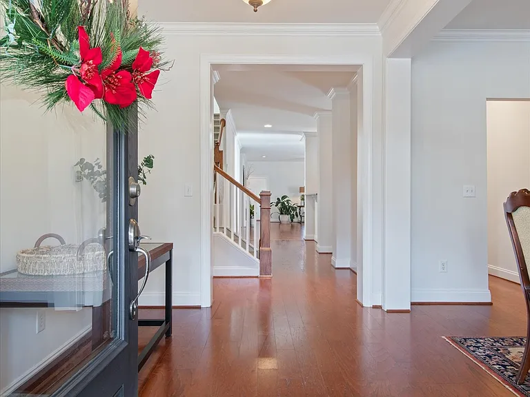 614 Patriot Ln — Photo 6
