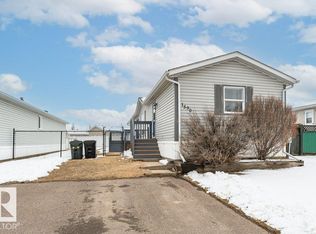 1590 Jubilee Dr, Strathcona County, AB T8H2M9