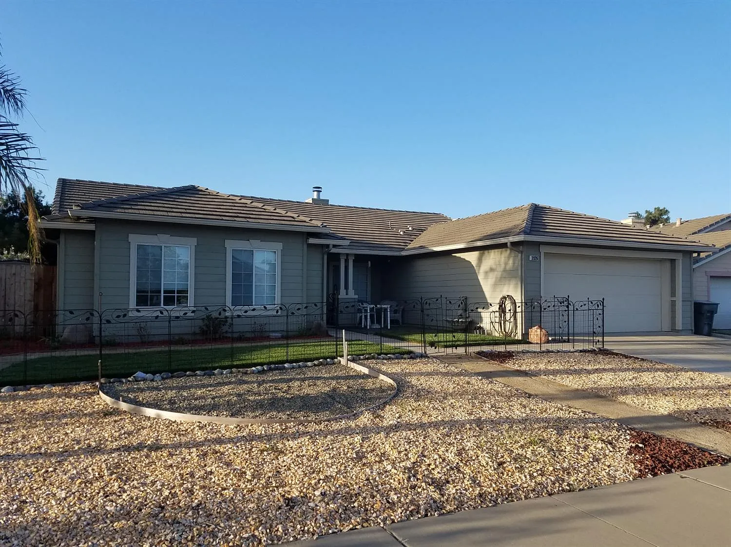 3926 Harvest Cir photo 1