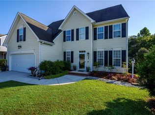 206 Jamestown Oaks Dr, Jamestown, NC 27282