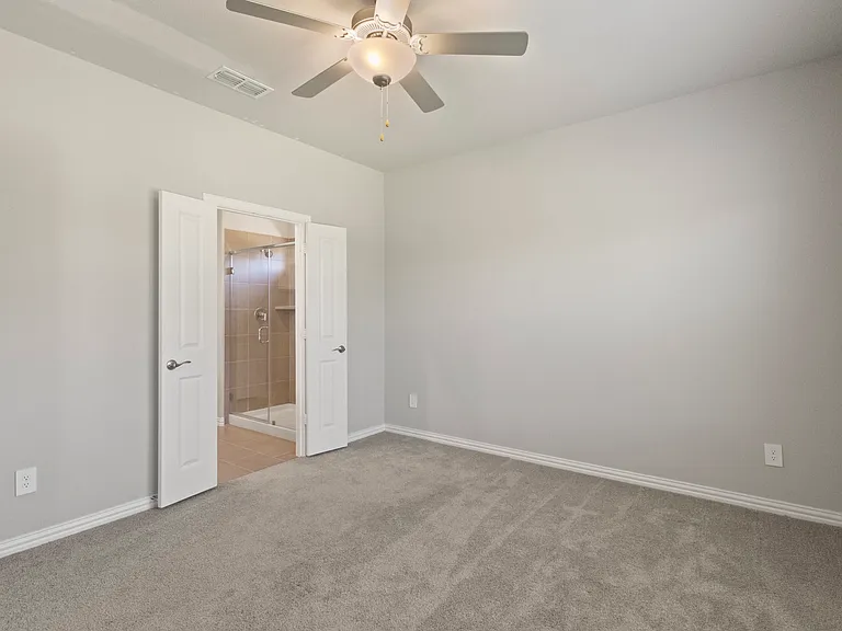 617 McKenna Dr — Photo 8