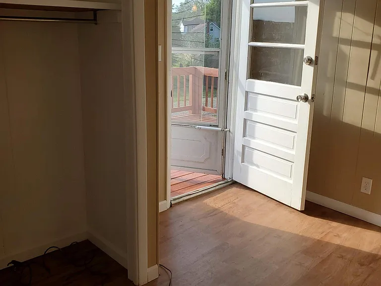 1331 Oaklawn Dr — Photo 3