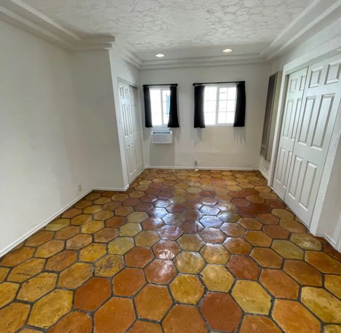 Studio, $1,750 — Photo 2