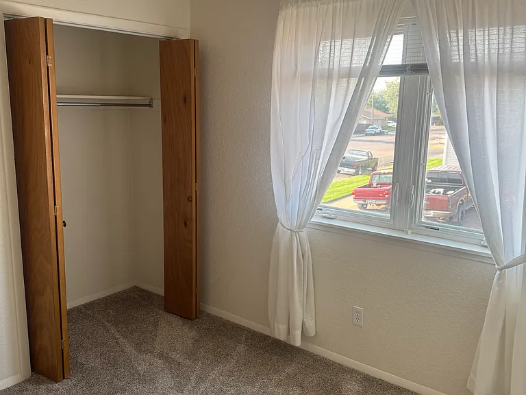 1501 Boswell Ct — Photo 7