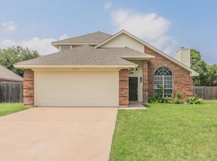 1217 Rio Grande Dr, Benbrook, TX 76126