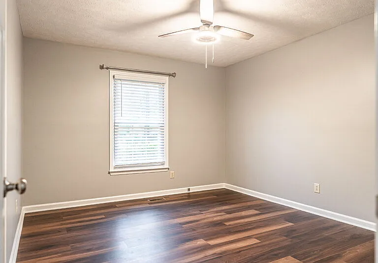 120 Fox Hunt Ln — Photo 18
