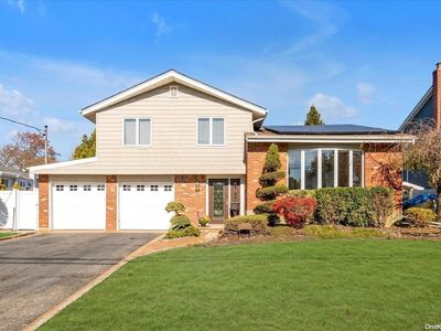 31 Brewster Road, Massapequa, NY, 11758