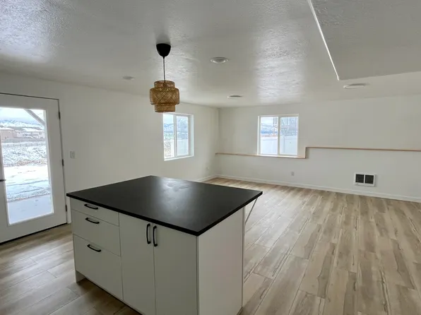 4889 E Silver Ridge Rd, Eagle Mountain, UT 84005