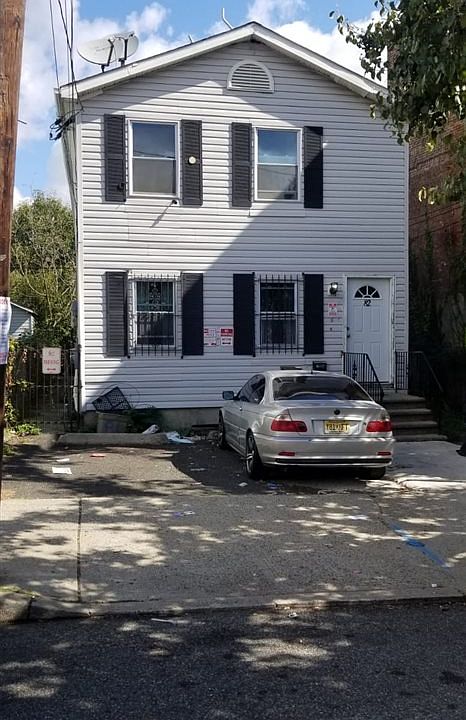 2nd image of 82 Jewett Ave