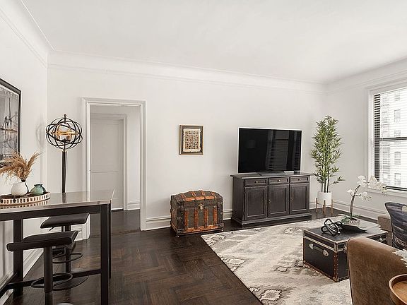 4th image of 240 W 75th St APT 9C