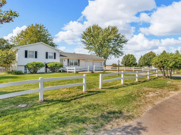 5331 NE Early Ct, Topeka, KS 66617