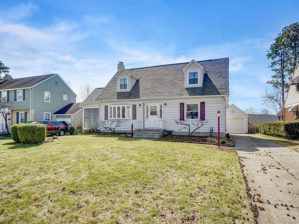 1st image of 521 Southwood Dr