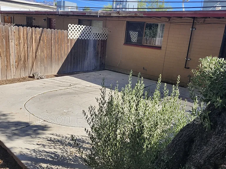 3131 N Treat Ave E — Photo 16