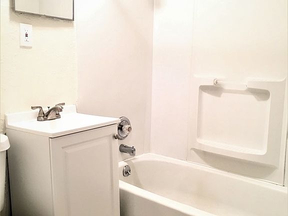 4th image of 4023 Harrison St #2