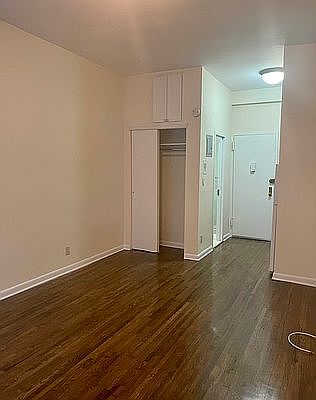 4th image of 25 W 84th St #1CC